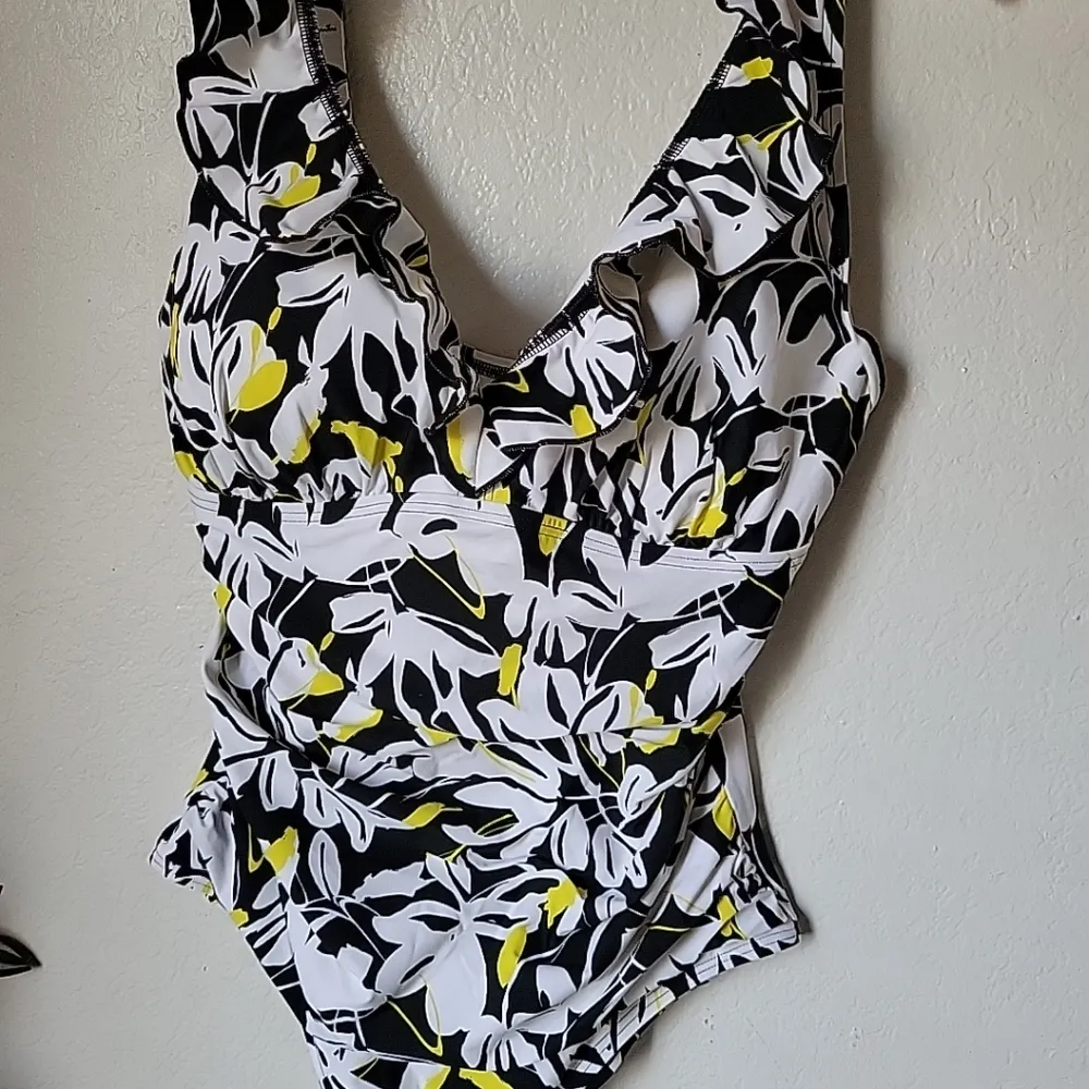 DKNY  Women Floral  Piece Swimsuit - Black, White, Yellow Size XL - Image 2