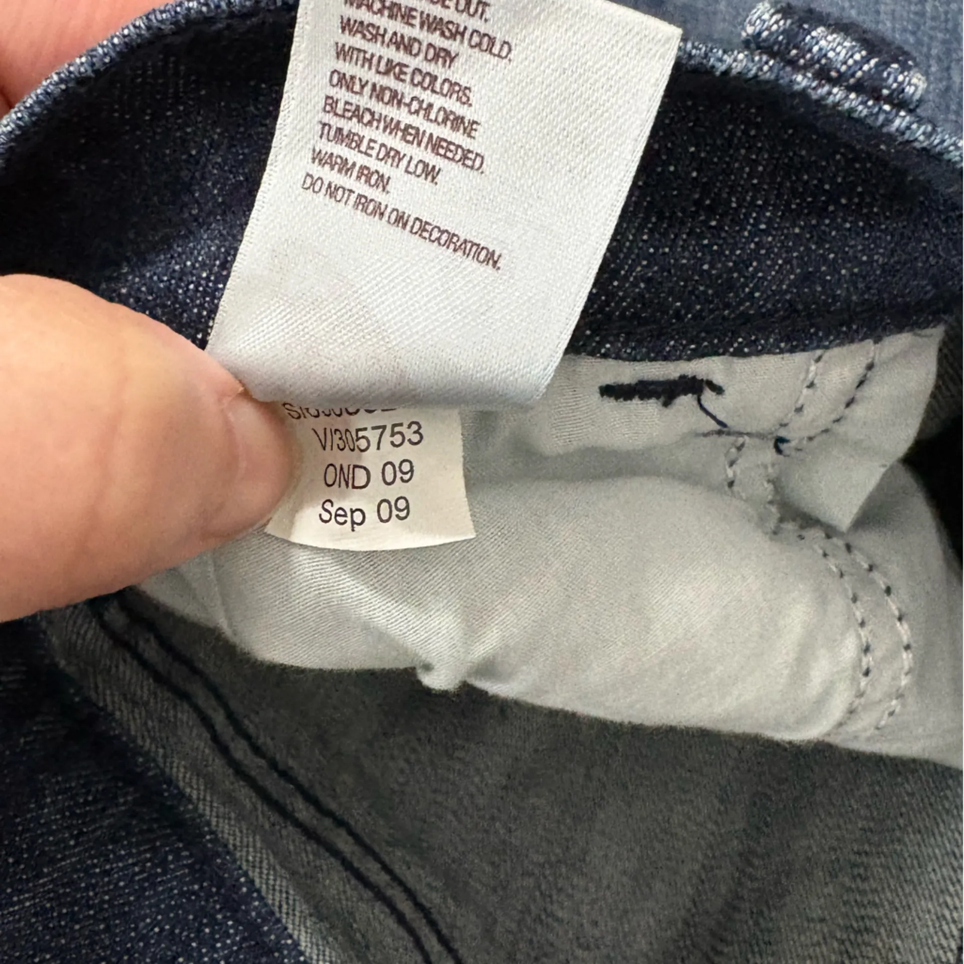 NWOT Old Navy The Diva Low Rise Stretch Denim Blue Flare Trouser Jeans 6 Casual - Image 7