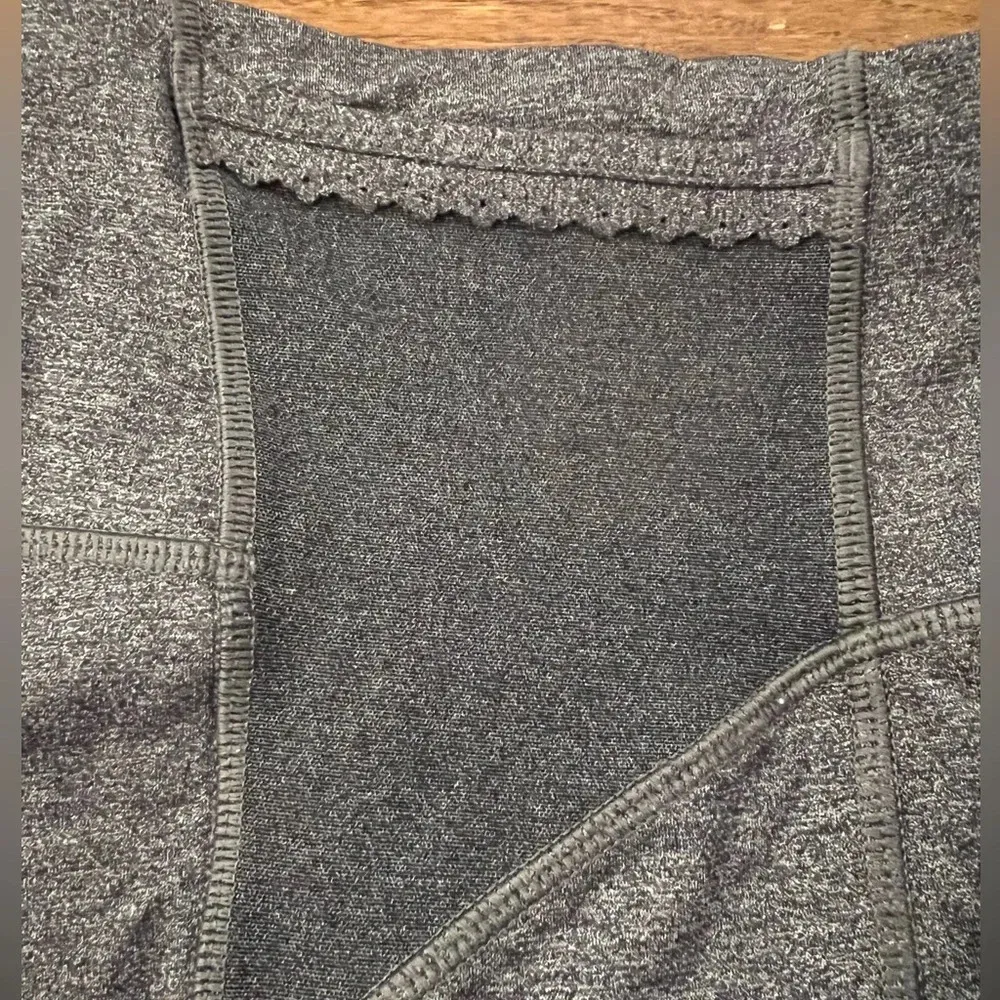 Lululemon Women Runner Crop Leggings in Heathered Black Size 6 - Image 5