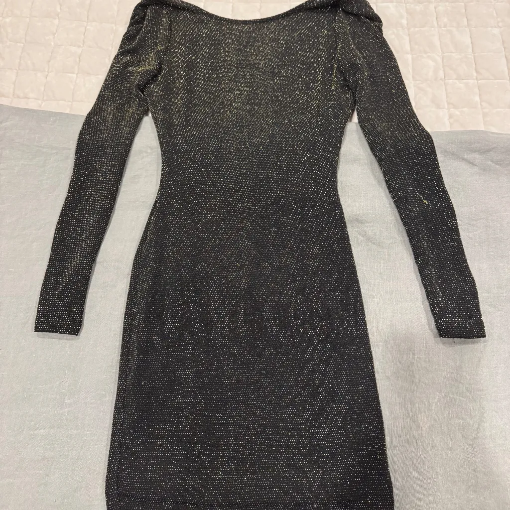 Gift of Love Black and Gold Backless Long Sleeve Bodycon Dress - Image 3