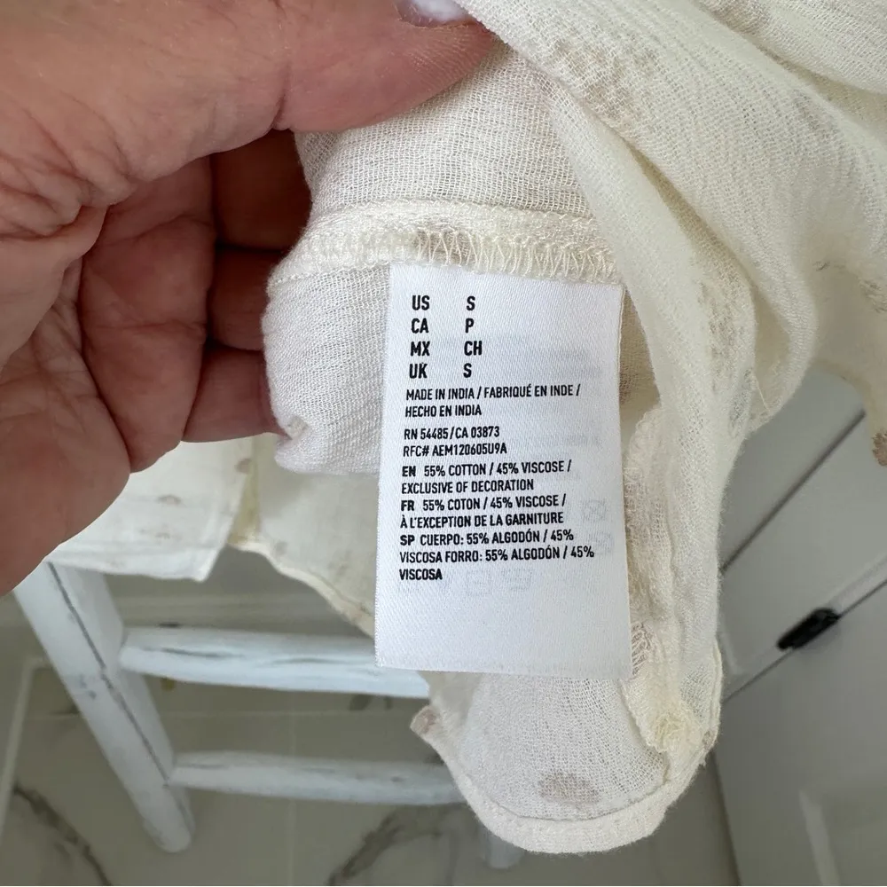 American Eagle Outfitters Cream Smocked Ruffled Tank Top Size Small - Image 12