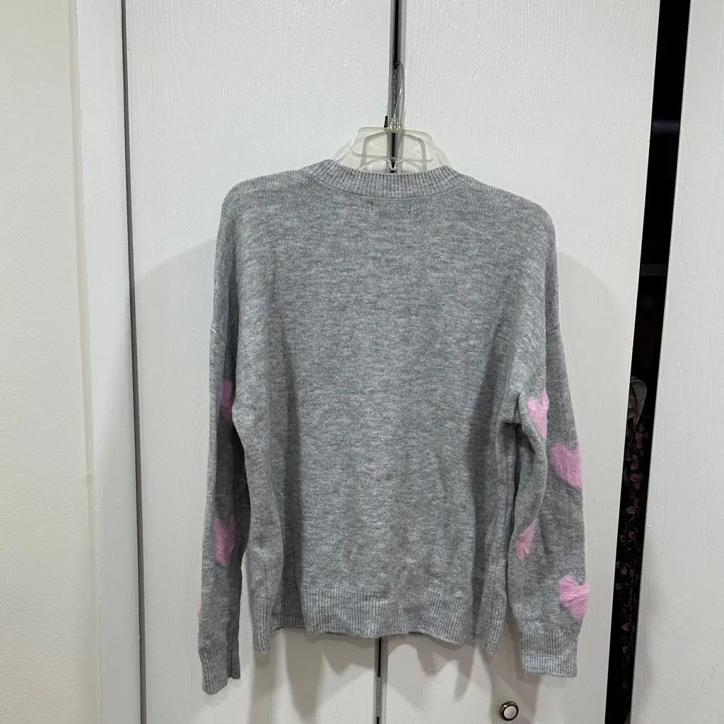 Fuzzy heart grey sweater - Image 5