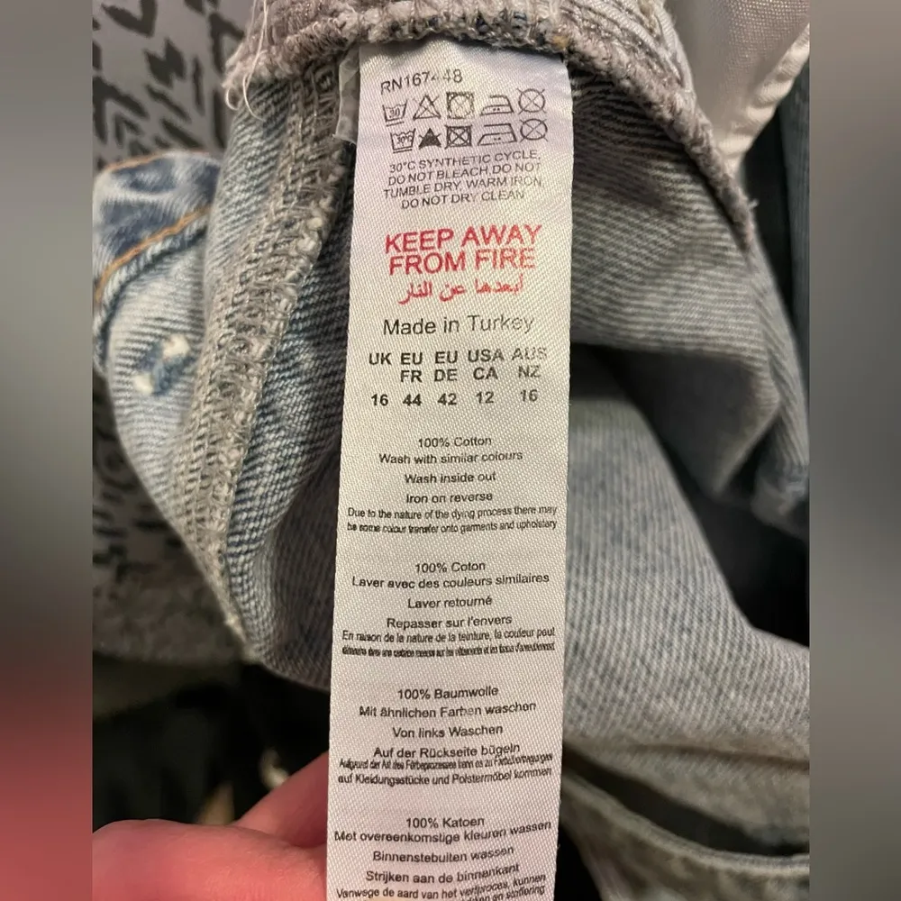 Nasty Gal Cut Out Waist denim shorts sz 12 - Image 4