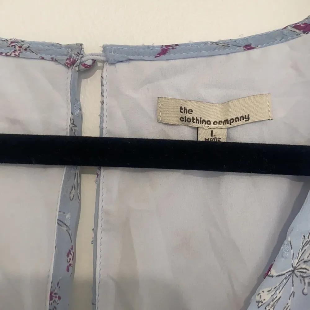 The Clothing Company size large ruffle baby blue dress v neck shirt sleeve girly - Image 6