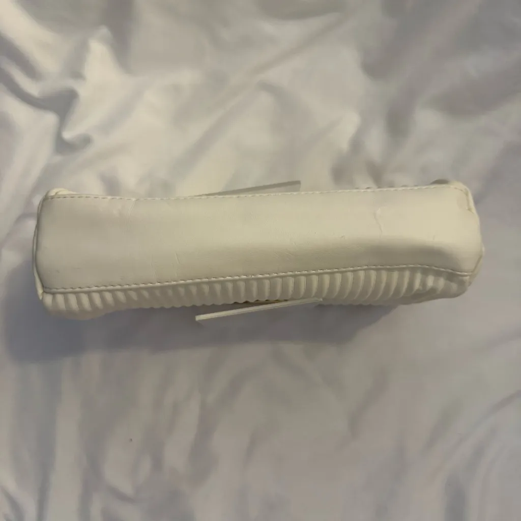 NWOT Bvlgari Faux Leather Fluted Cosmetic Bag - Image 4