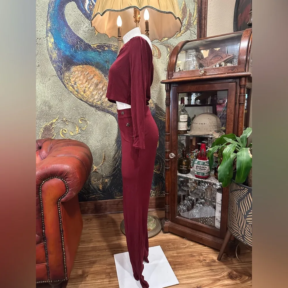 EUC So Sik 2 pice set Chic Red with Flared Legs and off shoulder top Size L - Image 3