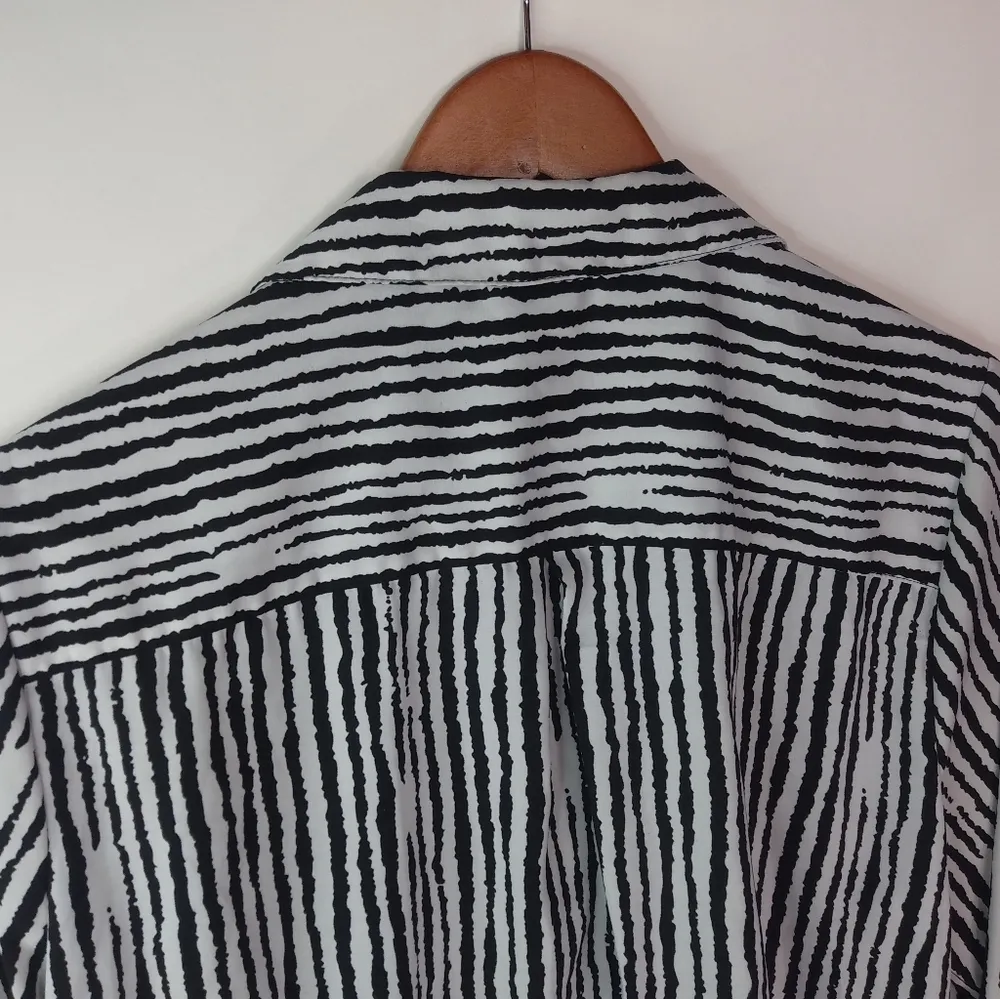 kim rogers  XL Black White Rough Stripe Top Plus - Image 2
