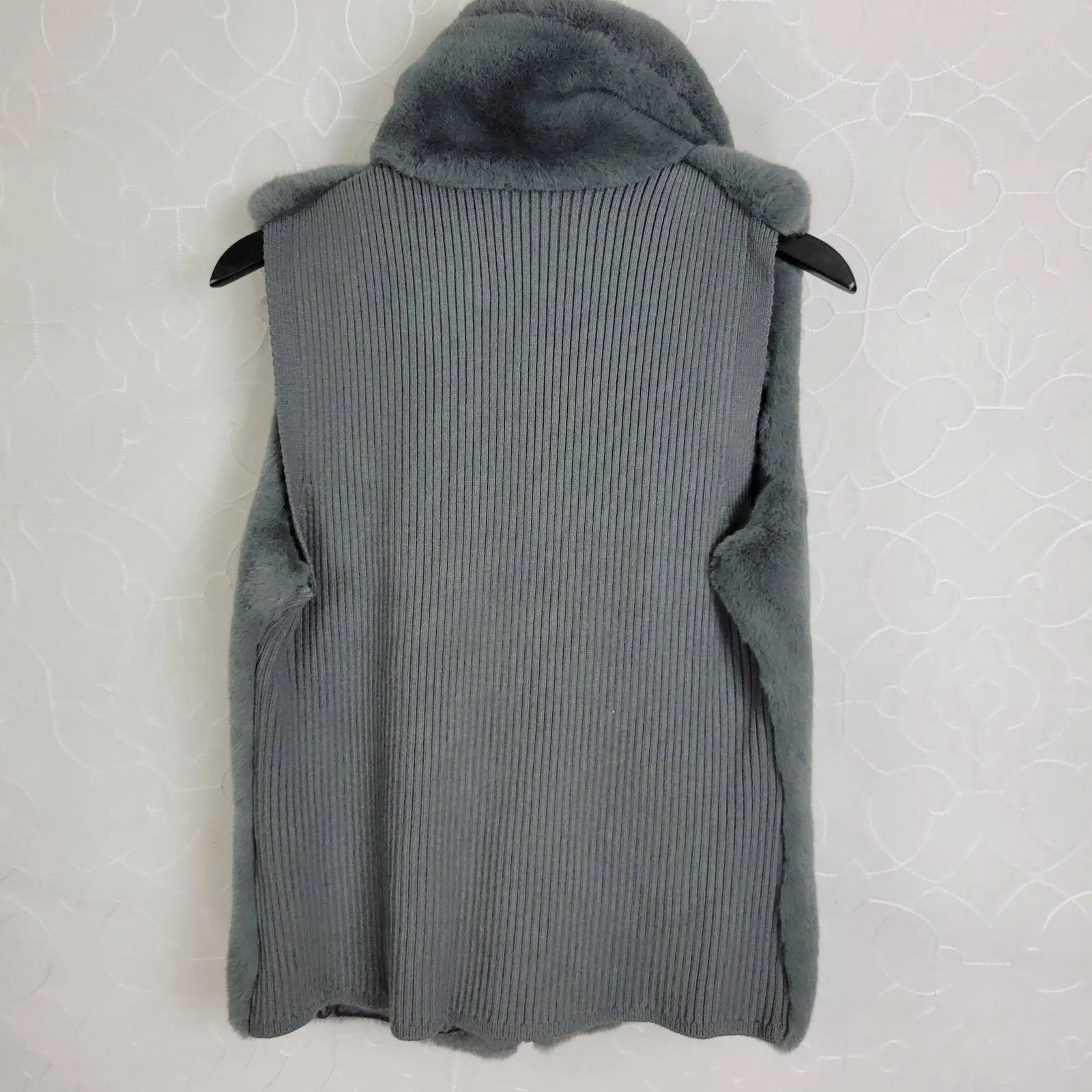 WHBM Womens Faux Fur Vest Size Large Gray Collared‎ Full Zip Long - Image 3