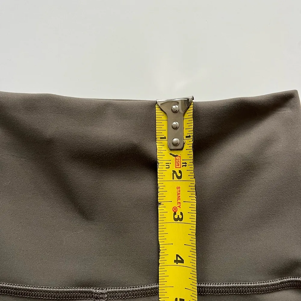 lululemon athletica Wunder Train High-Rise Shorts With Pockets 8” -Size 2 - Image 8