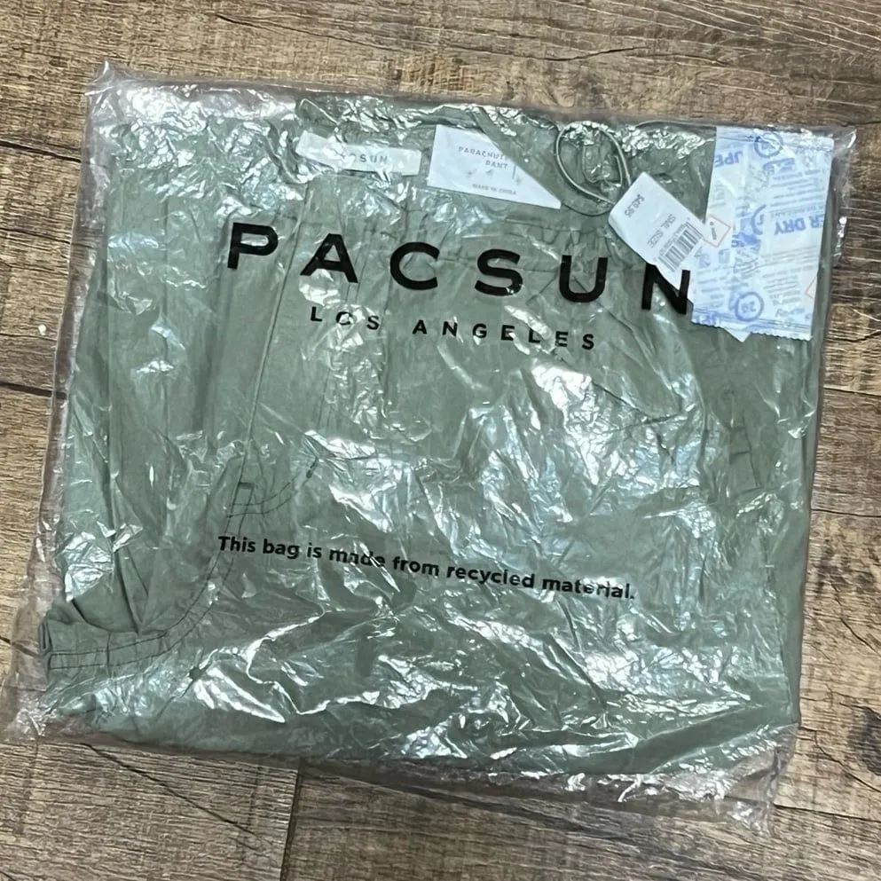 Pacsun Olive green parachute balloon pants NWT - Image 4