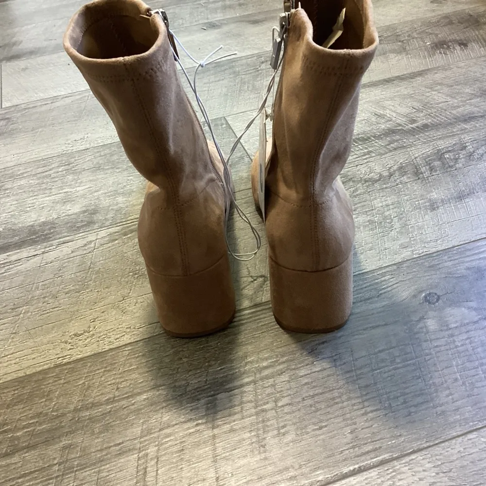 Dolly Ankle Boots Size 9 NWT - Image 5