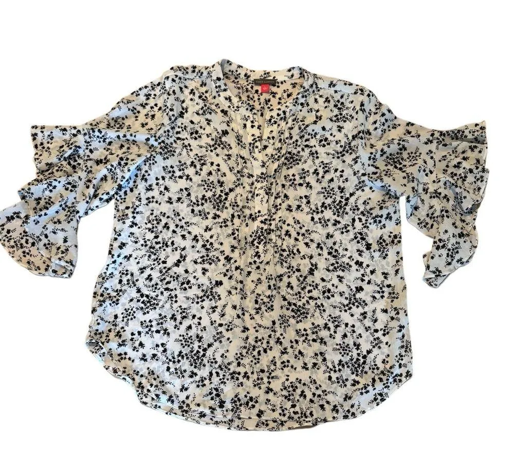 Vince Camuto Black & White Patterned Blouse - Image 3