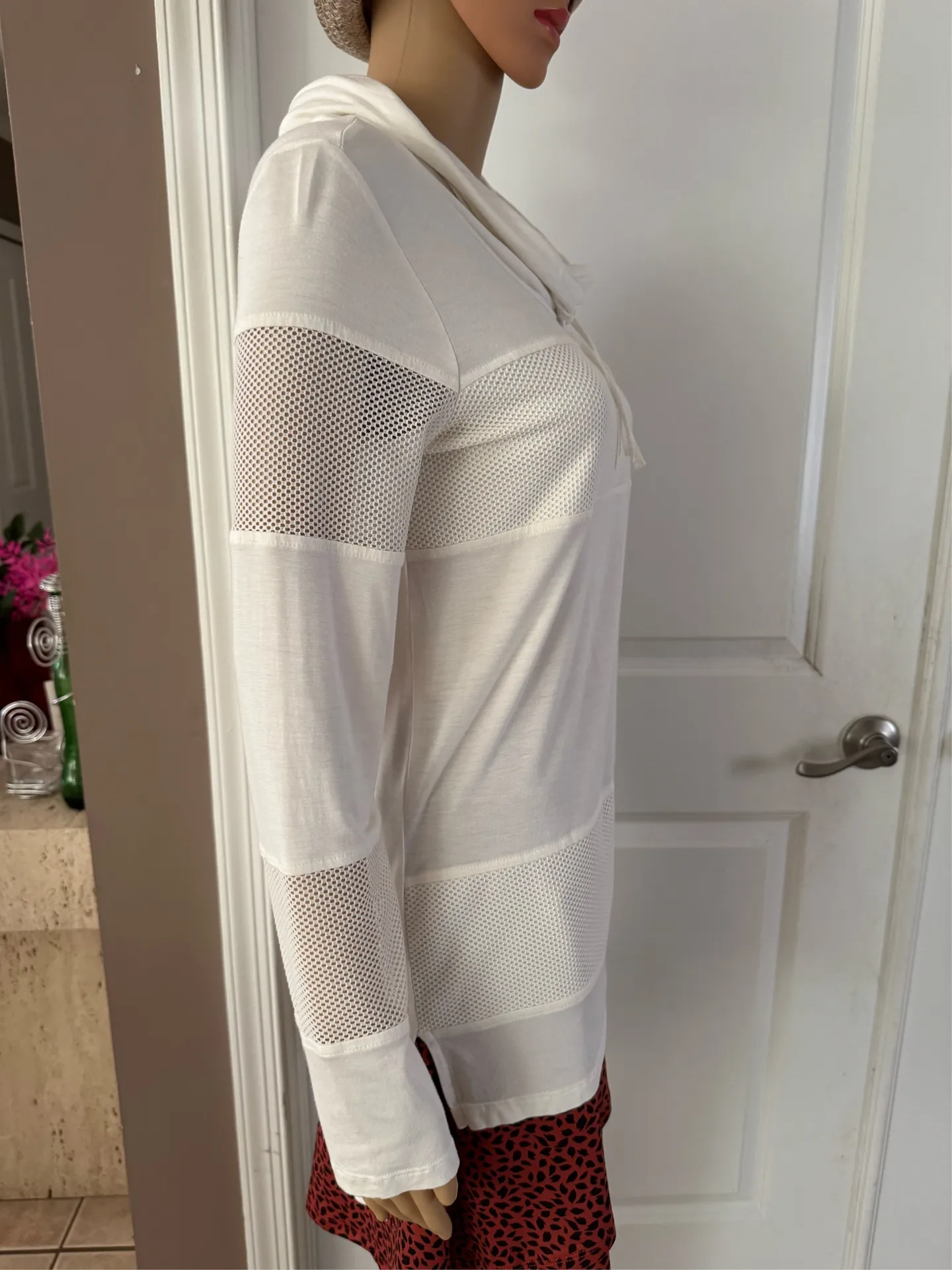 EUC Chicos Zenergy Tunic Top Mesh Insert Cowl Neck  - Image 10
