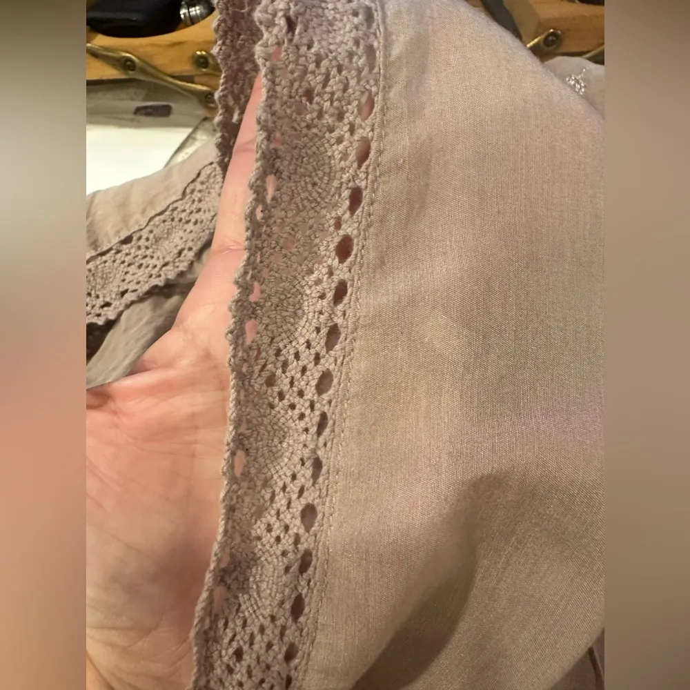 EUC DRESS BARN CREAM FLOWY BAT 🦇 sleeve with embroidery & lace ornaments Sz 3XL - Image 13