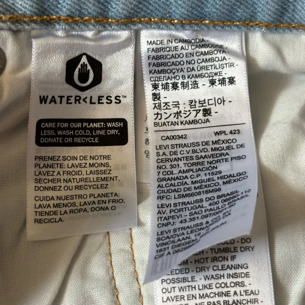 Levi’s 501 Button Fly Light-wash Cutoff Denim Shorts 27 Festival Jean Shorts - Image 9