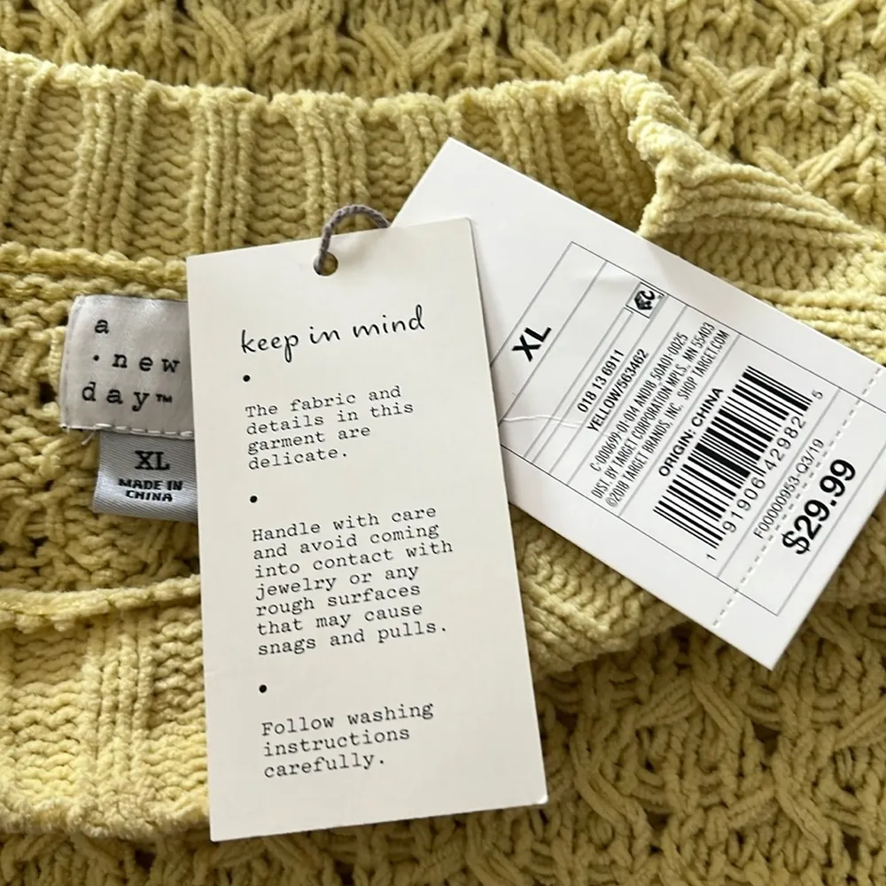 A new day crewneck sweater - Image 2