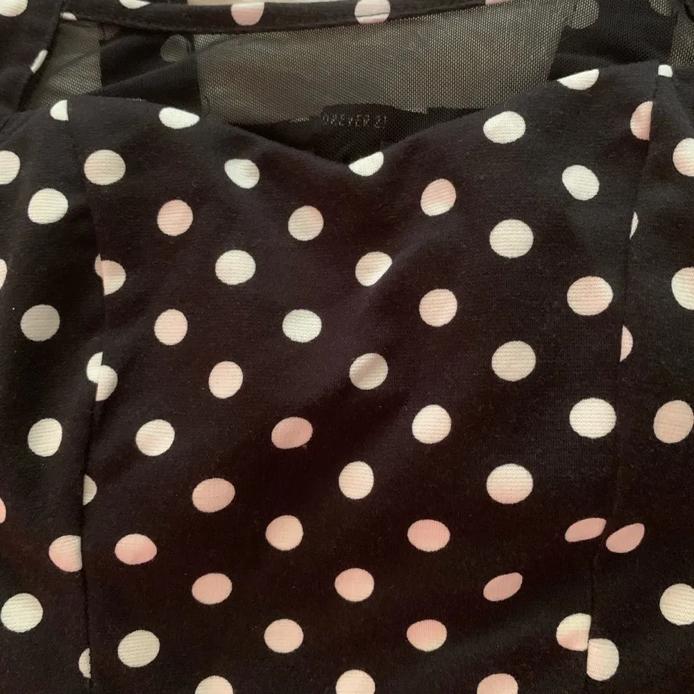 BLACK AND WHITE POLKA DOT MESH CROP TOP - Image 2