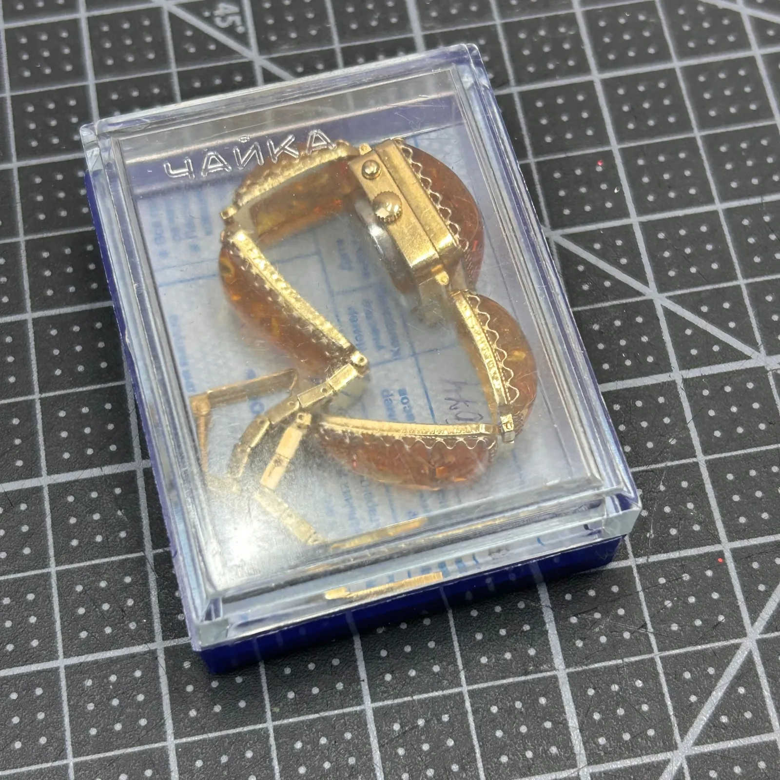 Chaika (YANKA)Gold Tone Amber Inlay Women's Mechanical Watch USSR Era Tested Gold - Image 3