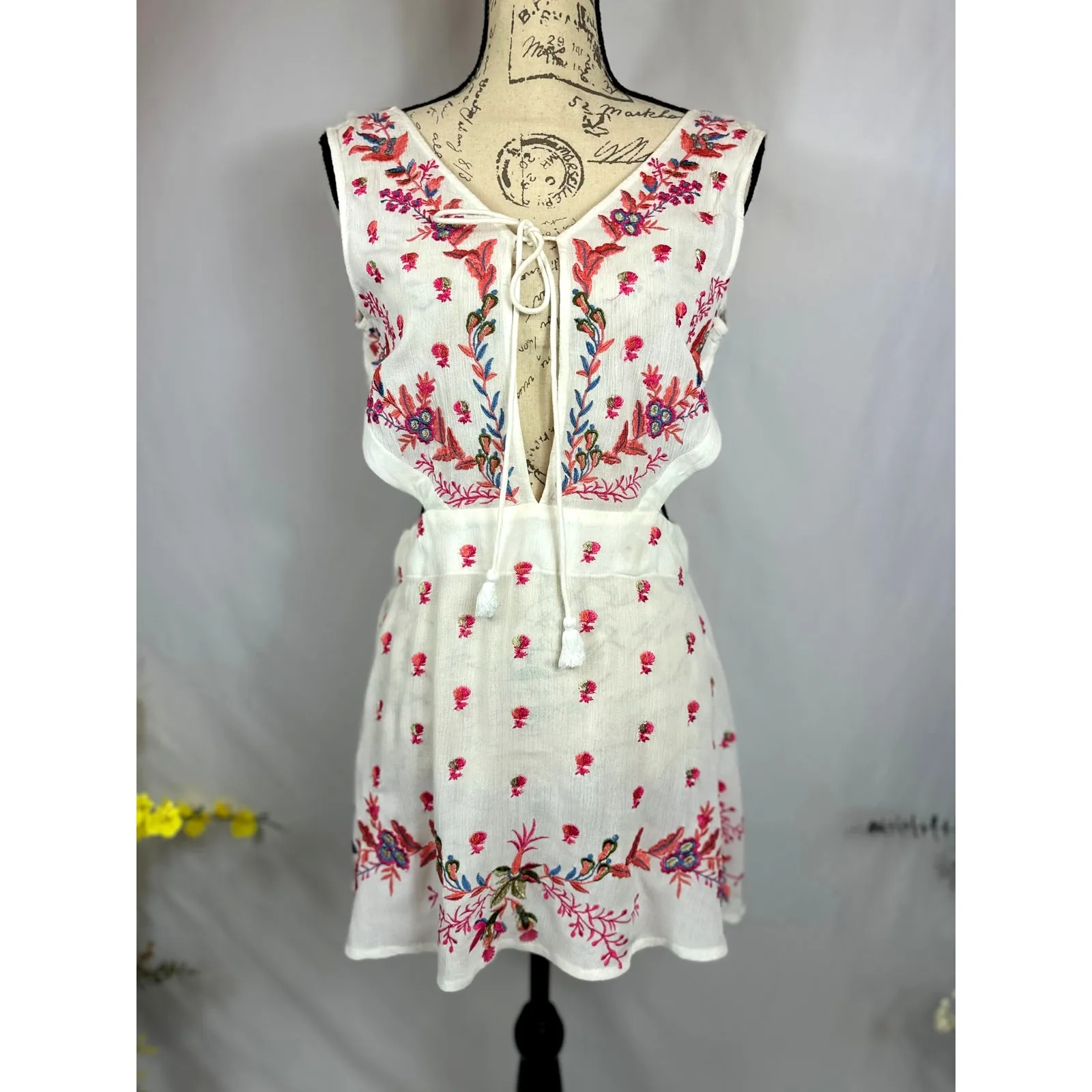 Raga Vanora Keyhole Embroidered Side Cut Outs Open Back Tunic S - Image 2