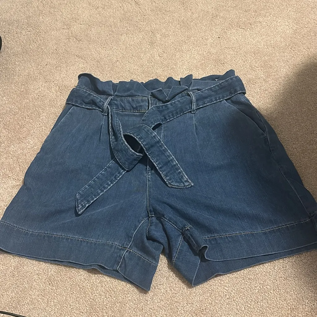 White House Black Market tencel denim paper bag shorts the 5” short size 6‎ - Image 2