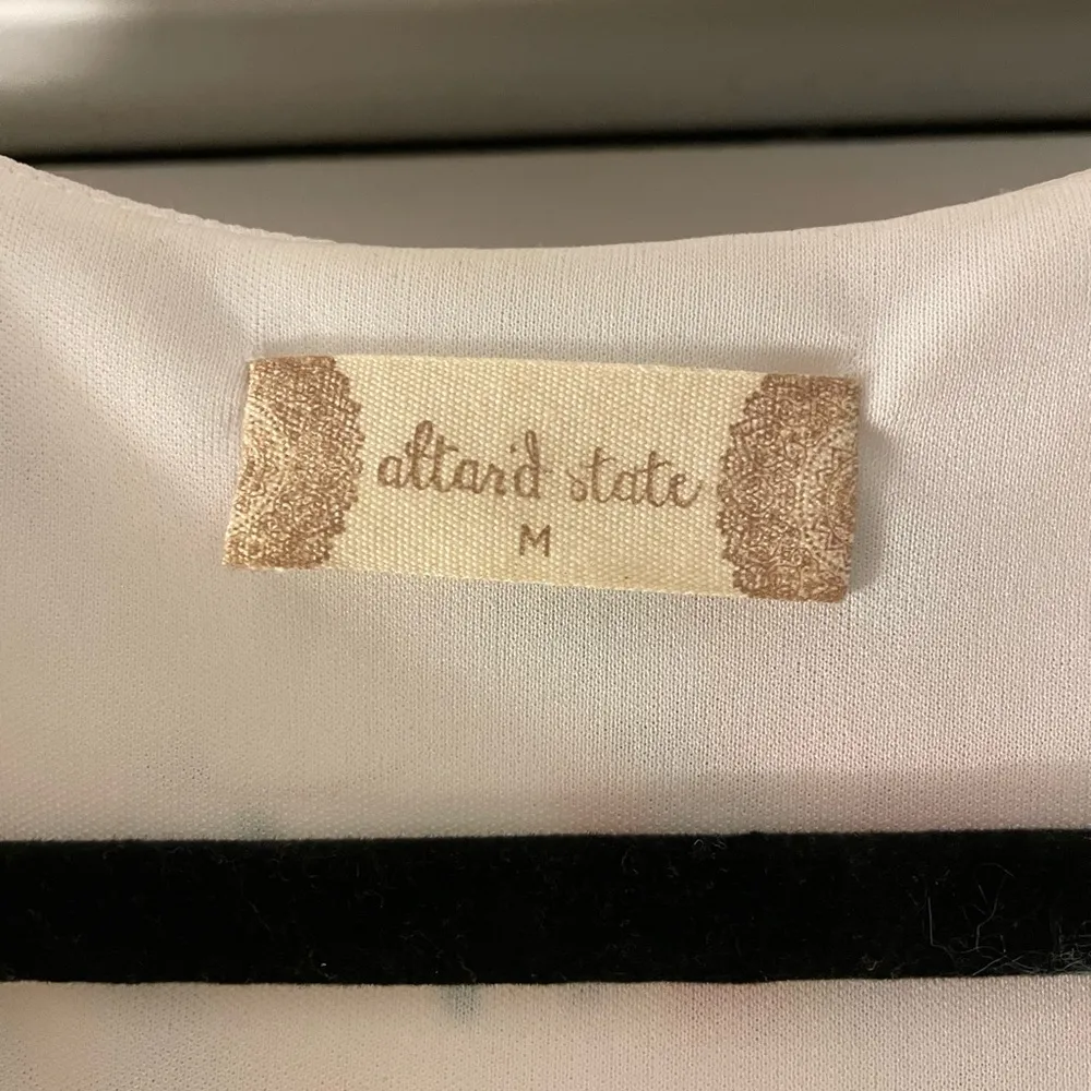 Altar’d State Short Sleeve Floral Wrap Dress, White, Size M, EUC - Image 4