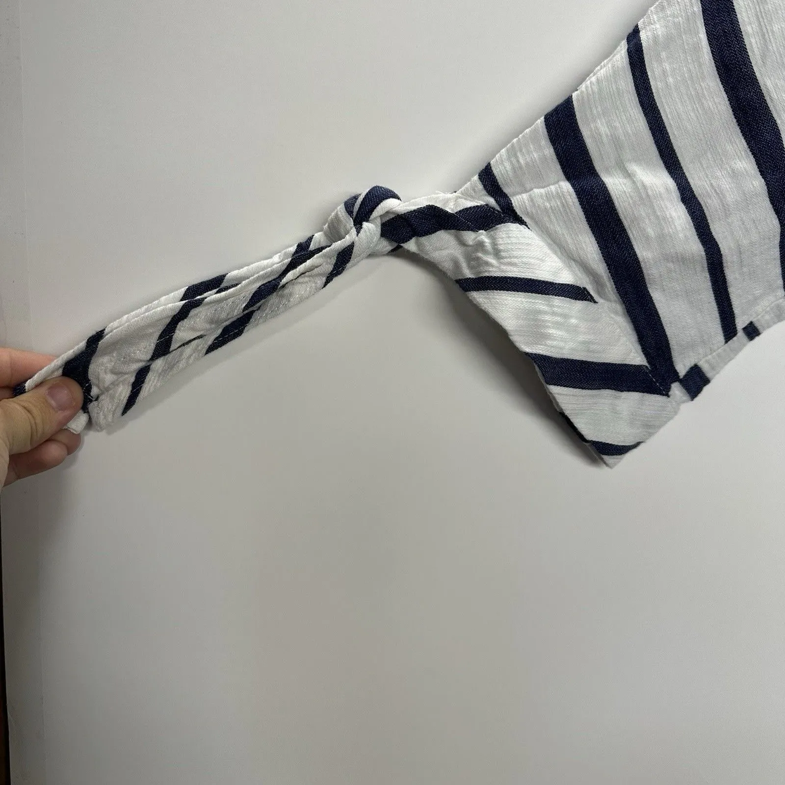 Blue Rain Womens Top Size Medium Navy and White Cold Shoulder Flowy Comfy Boho - Image 4