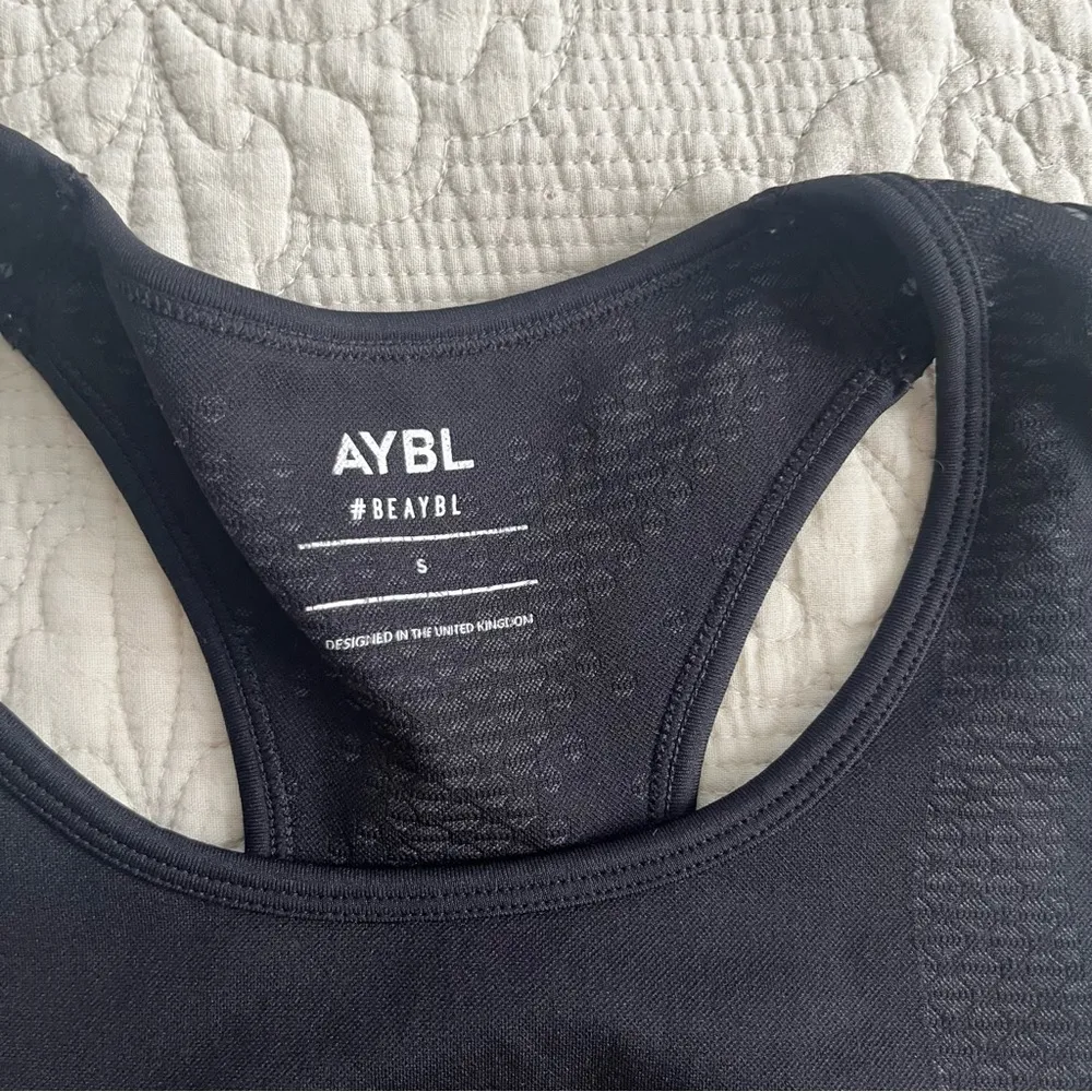 AYBL sport bra size small - Image 2