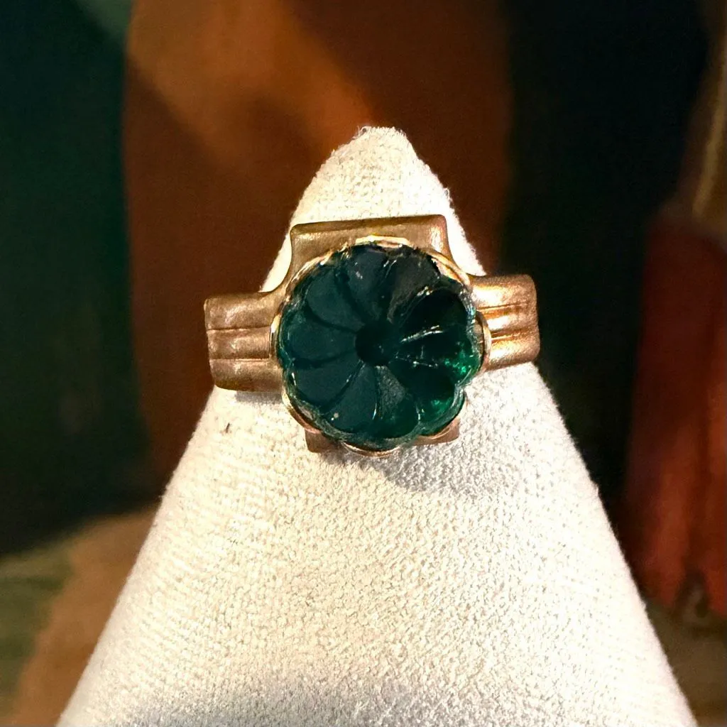 Vintage Green Carved Glass Flower Ring - Image 3