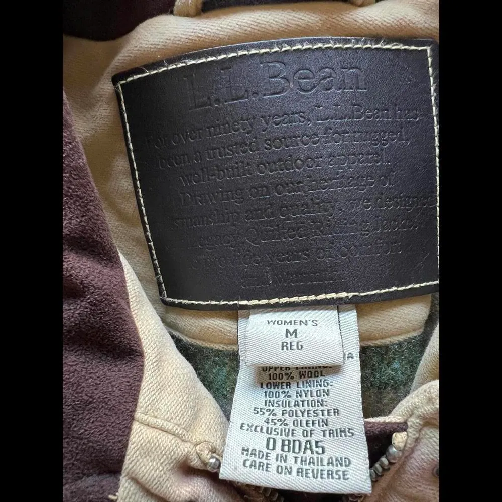 LL Bean Cozy Quilted Barn Jacket with Brown Accents size Medium - Image 9