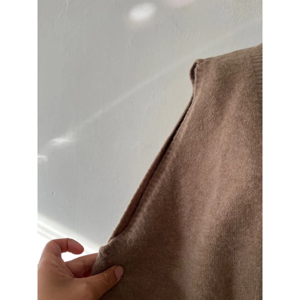 Vintage wool deep vneck sleeveless cozy chic pullover Sweater Vest Brown XXXl - Image 3