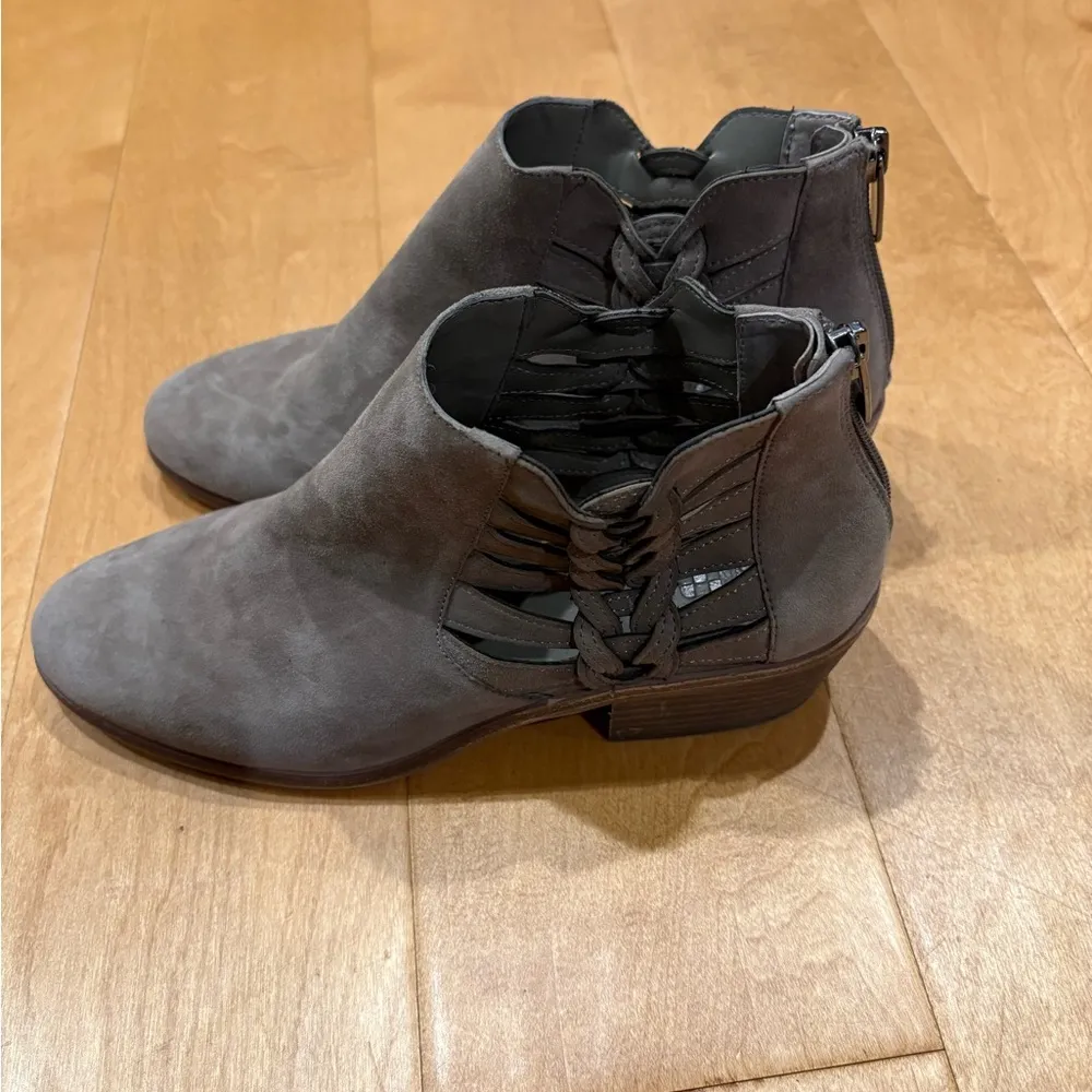 Vince Camuto western suede leather booties ankle boots beige tan sz 9 - Image 2