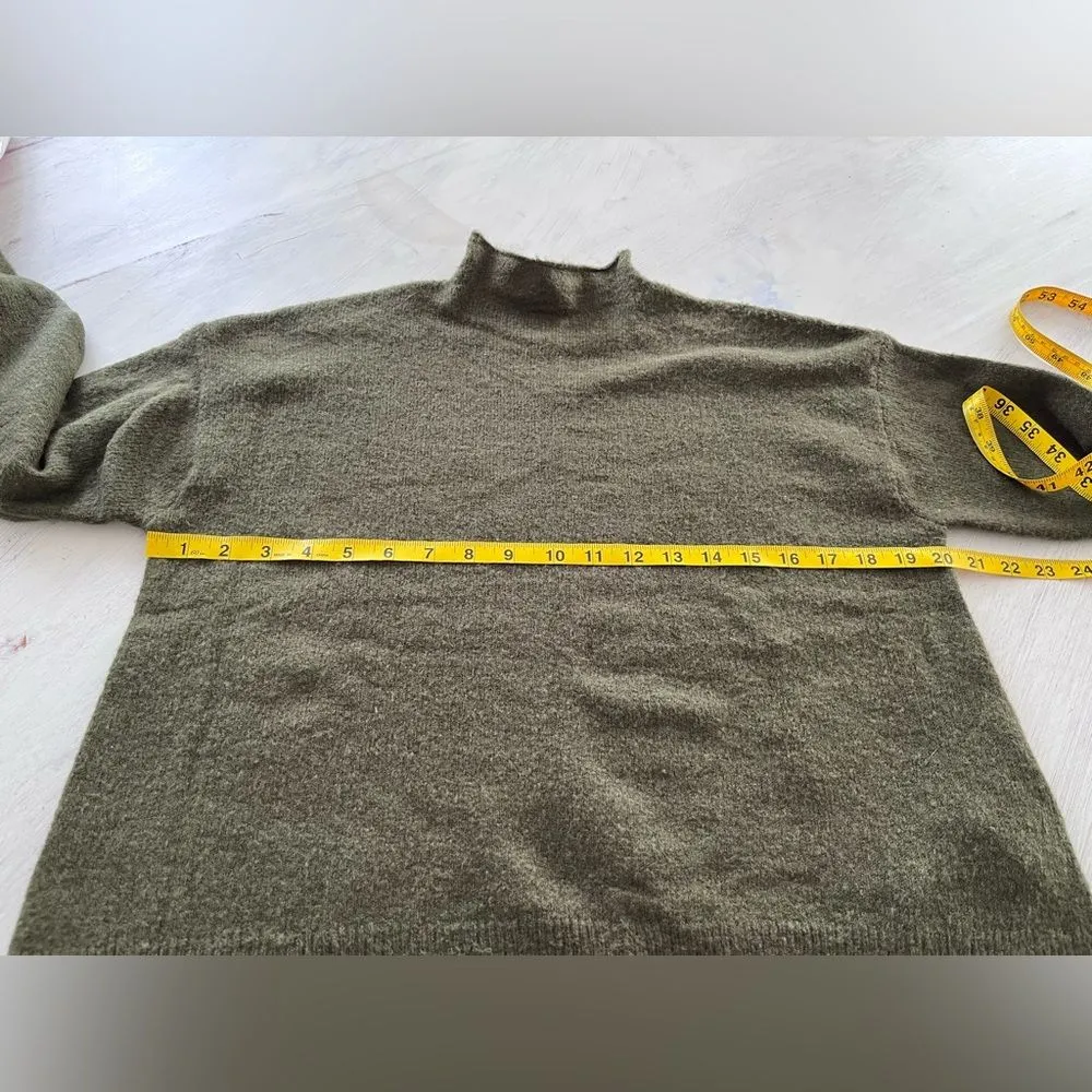 Mink Pink Mock Neck Knit Pullover Sweater in Green Size XS NWOT $69 - Image 9