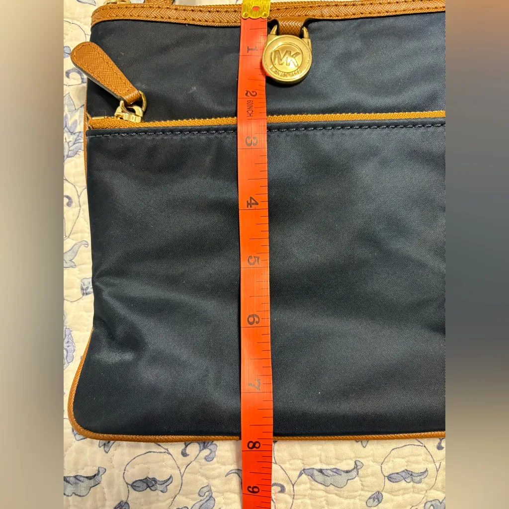 Michael Kors Navy Nylon and brown leather edge Small Crossbody Bag – Strap Wear - Image 5
