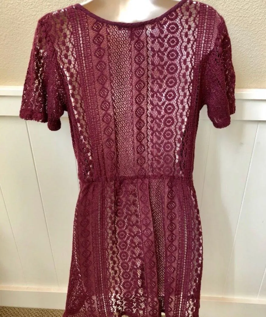 Adorable  burgundy lace mini dress. Sz Small - Image 3