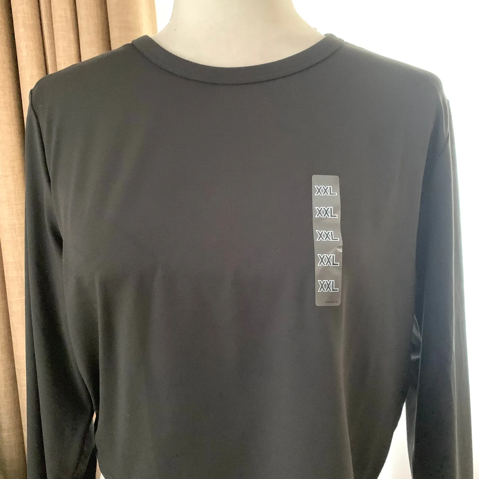 Uniqlo Ultra Stretch AIRism Cropped Long Sleeve T-Shirt in Black XXL - Image 3