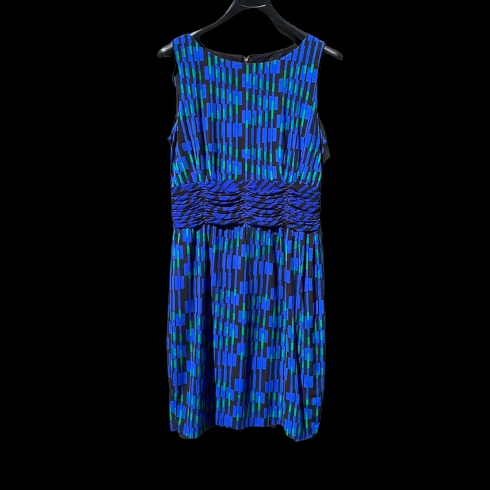 Taylor Swift Sleeveless Geometric BodyCon - Image 11