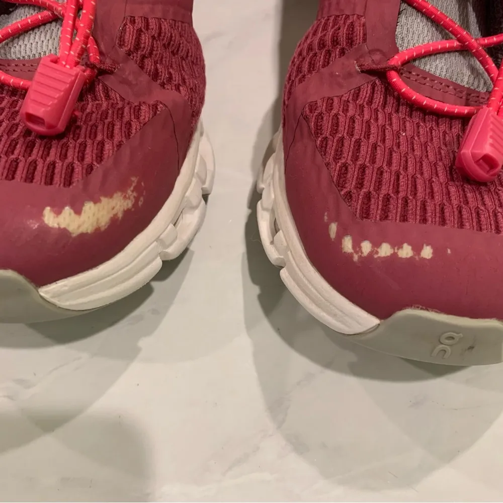 On Women’s Cloudflyer Magenta Mulberry Running Sneakers Cloud Shoe Training Pink Size 9.5 - Image 4