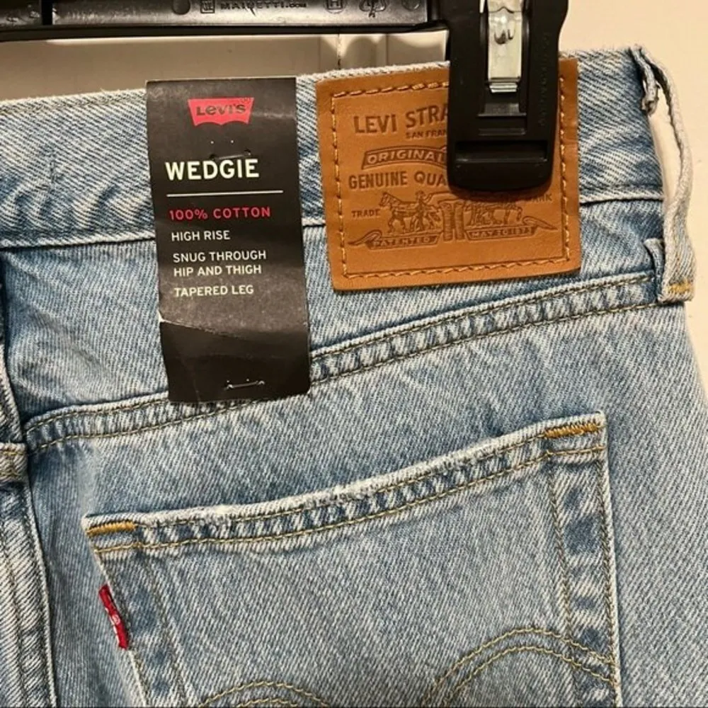 Levi's Wedgie Icon Fit Ripped High Waist Straight Leg Jeans Luxor Found Out 28 - Image 13