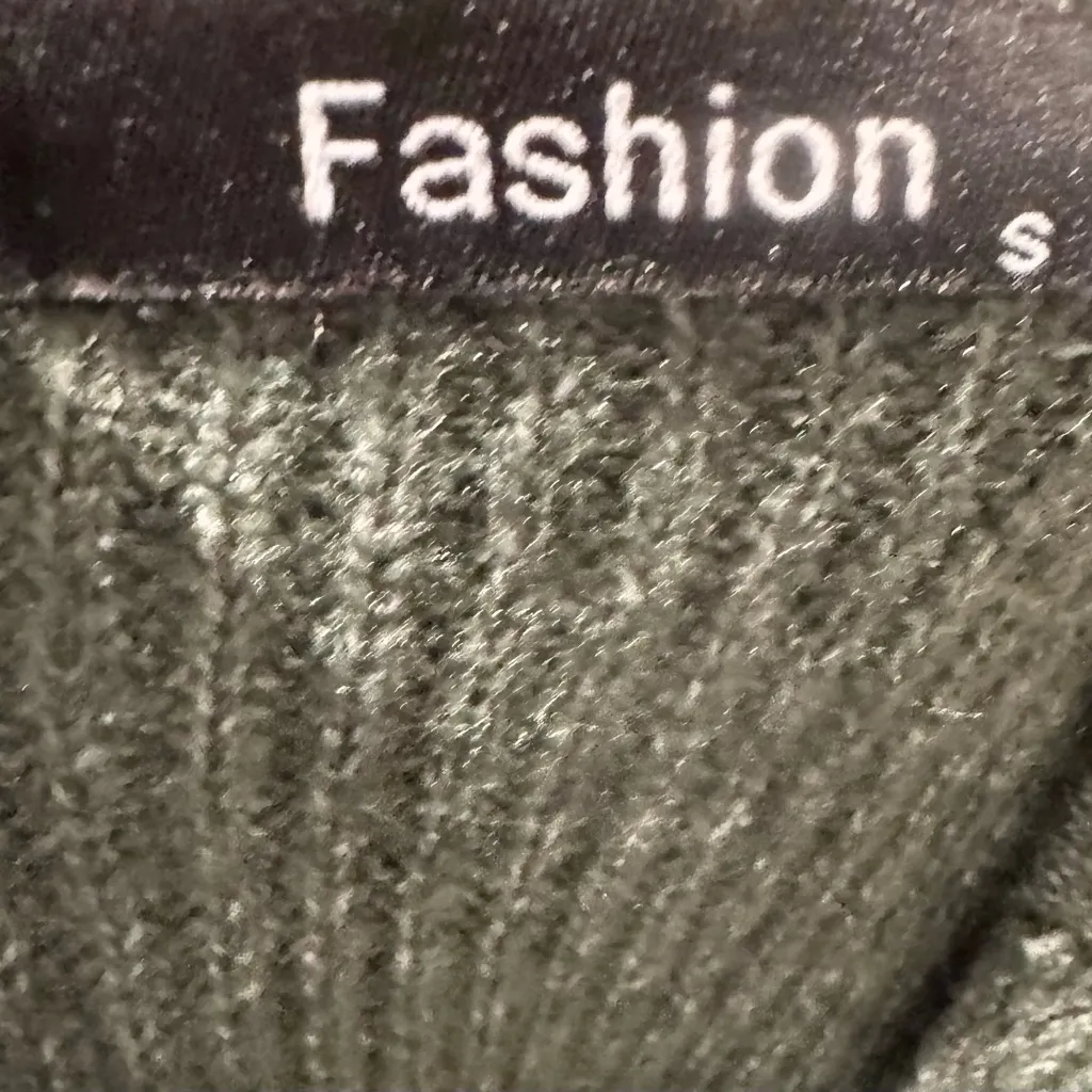 Green vneck dropped shoulder ribbed knit sweater dress size small - Image 6