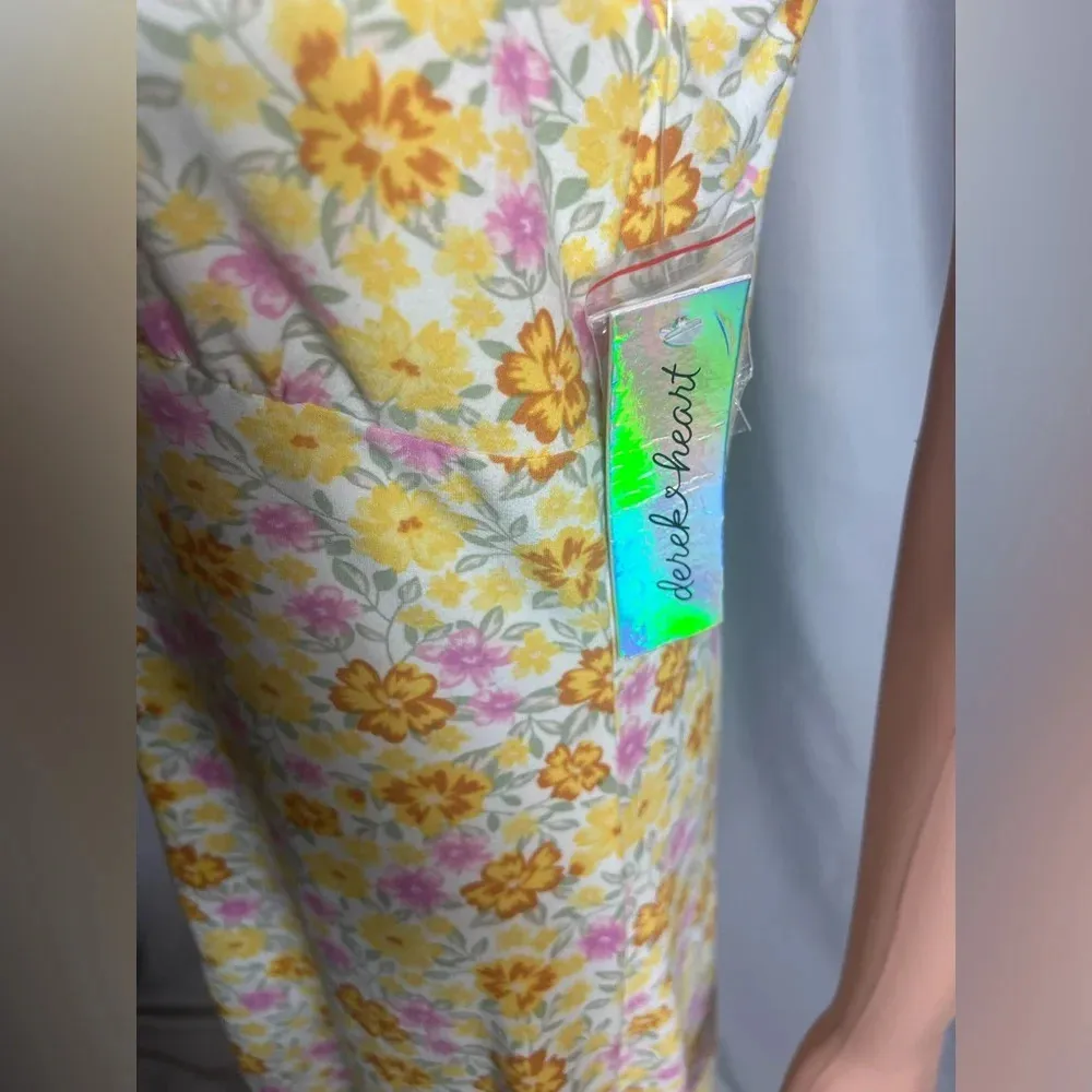 Derek Heart Floral Dress Size L NWT Ruffles, Buttons, Lightweight, Preppy - Image 5