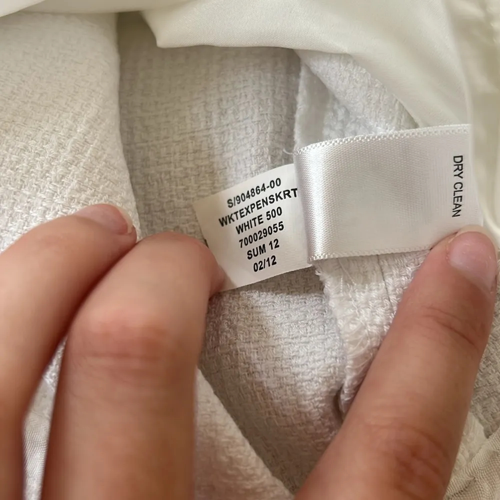 White Banana Republic Pencil Skirt - Image 9