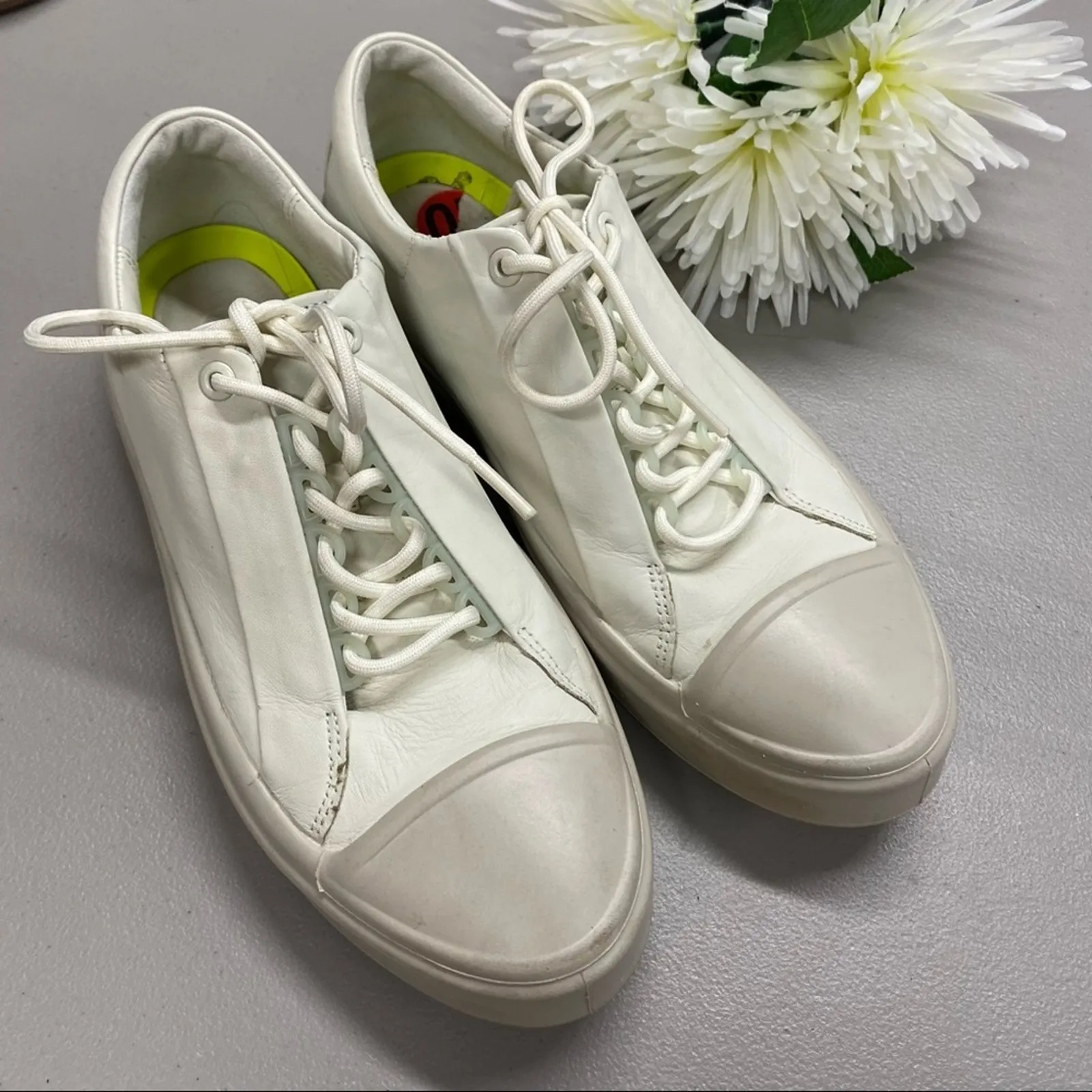 ECCO Flexure T Cap Lace Low Sneaker Shoe White Tan Womens US Size 9 / EUR 40 - Image 2