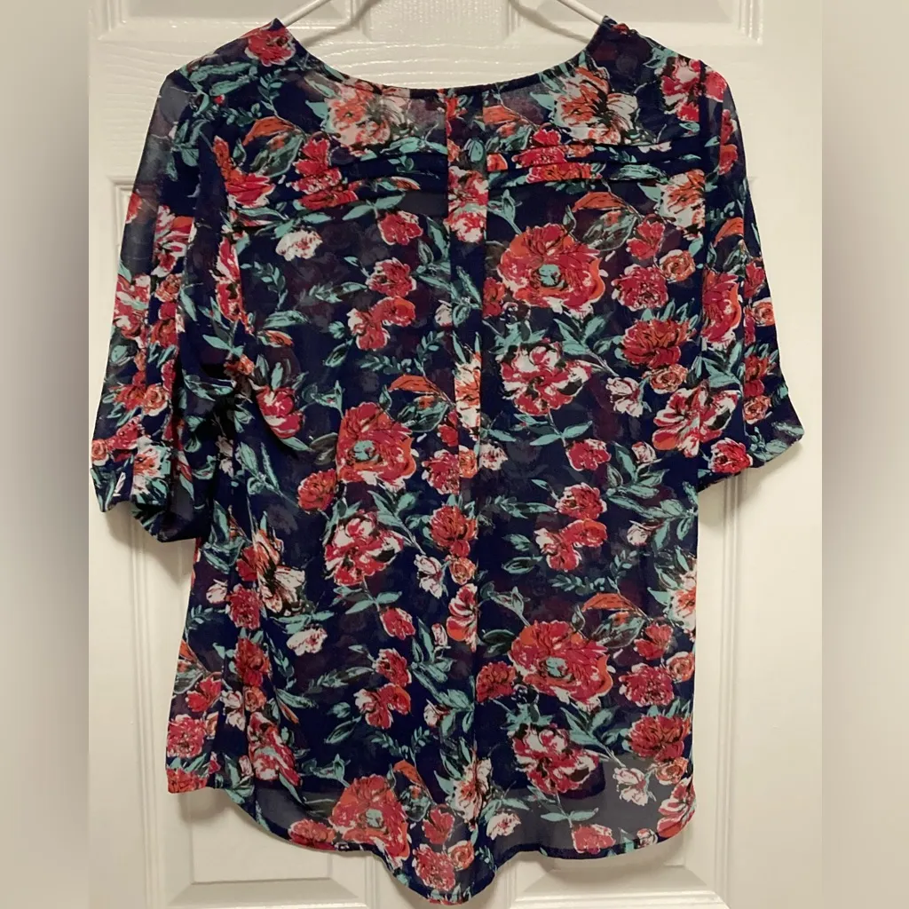 Skies Are Blue Mayven Black Floral V Neck Short Sleeve Button Up Blouse - Image 12