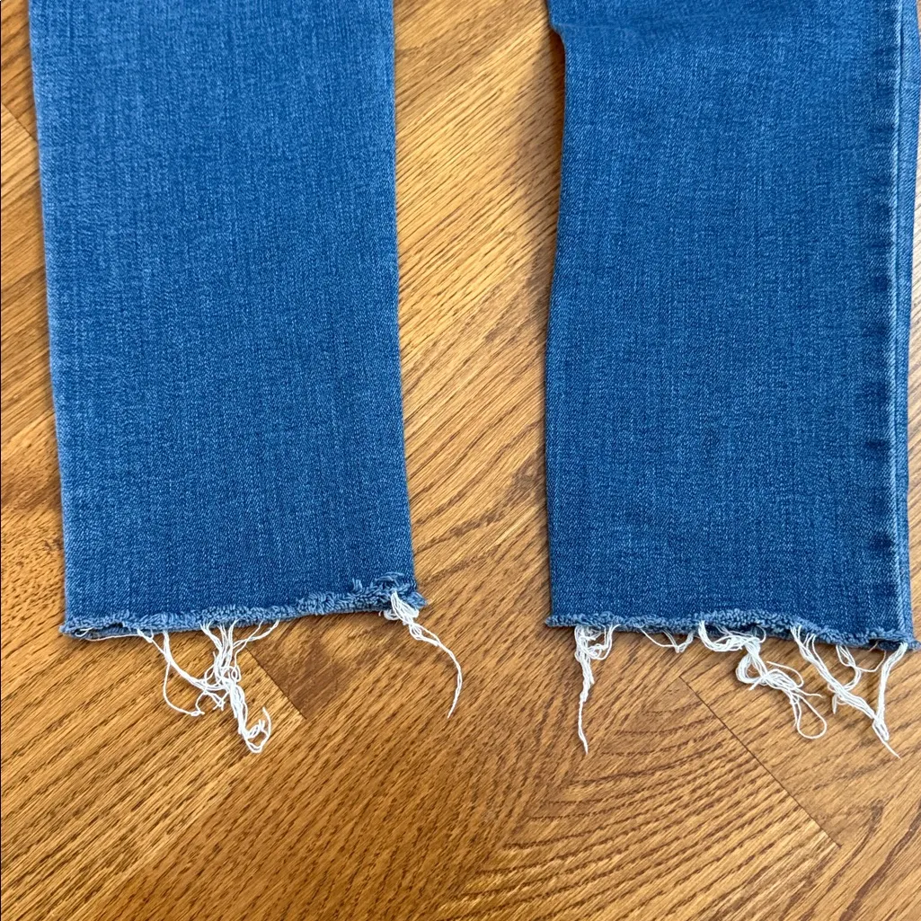 A.N.A. A New Approach Button Fly Jeggings Light  Wash Denim Size 8 - Image 6