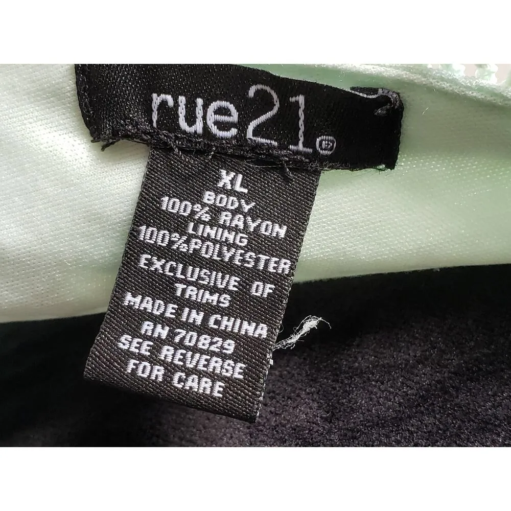 Rue 21 Fit & Flare Dress Women Size XL Green Lace Trim Lined Pleated Deep V Neck - Image 4