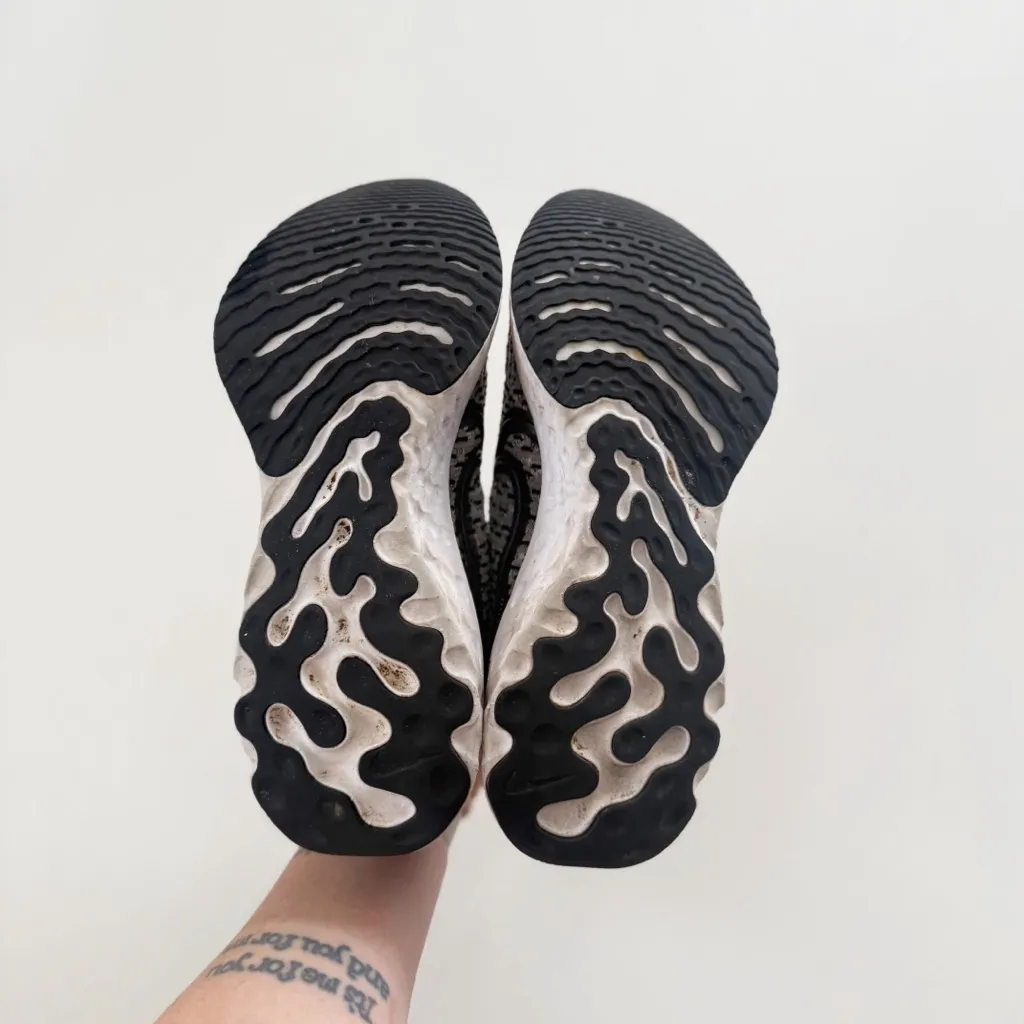 Nike React Sneakers size 8 - Image 5