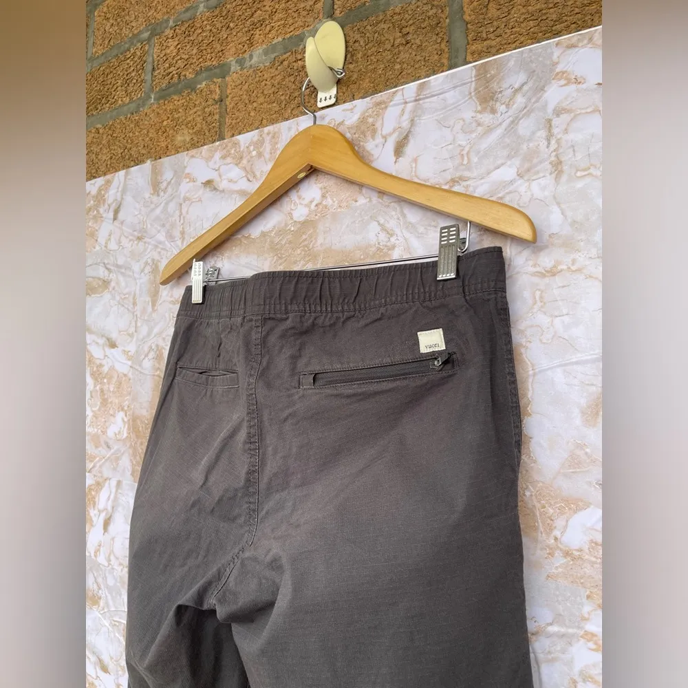 Vuori Women's Rip Stop Performance Hiking Pants Charcoal Grey medium - Image 13