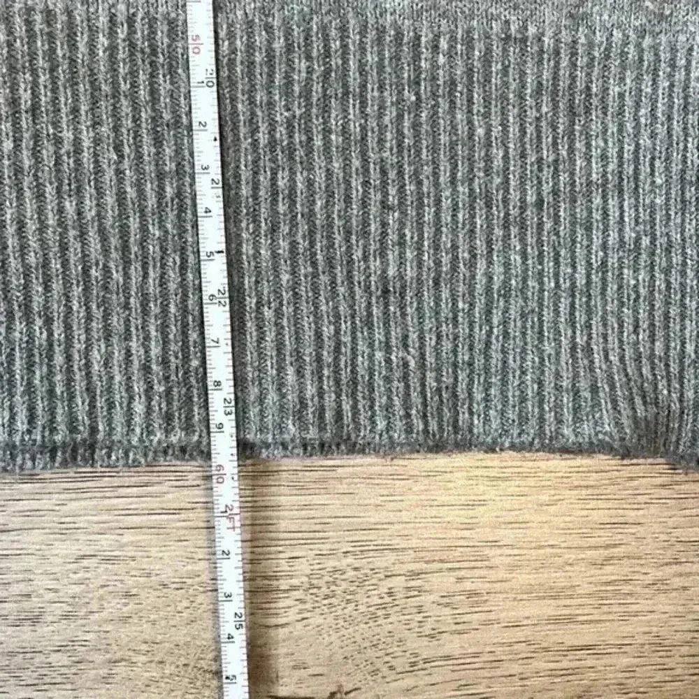 Vici Grey Turtleneck Sweater Size Extra Small - Image 8