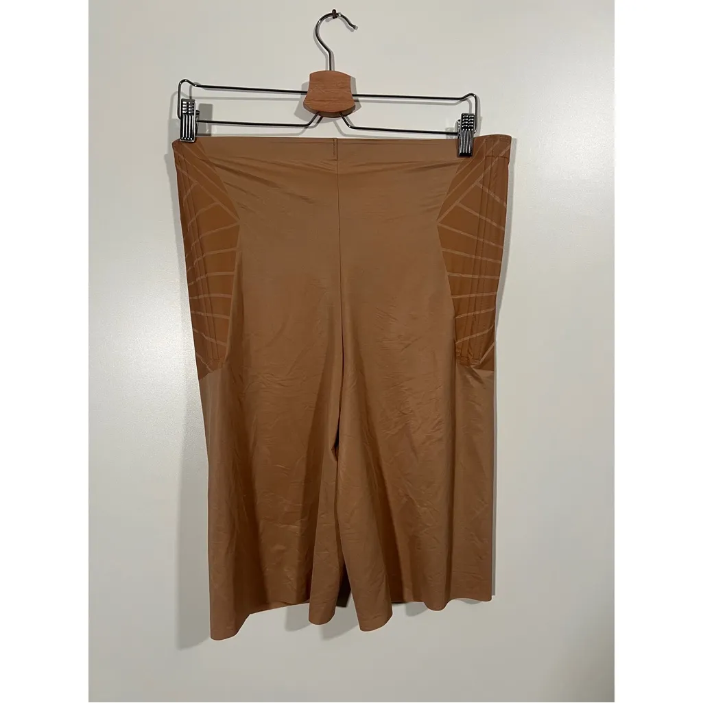 NEW HoneyLove Shadow Sculpt High - Image 3