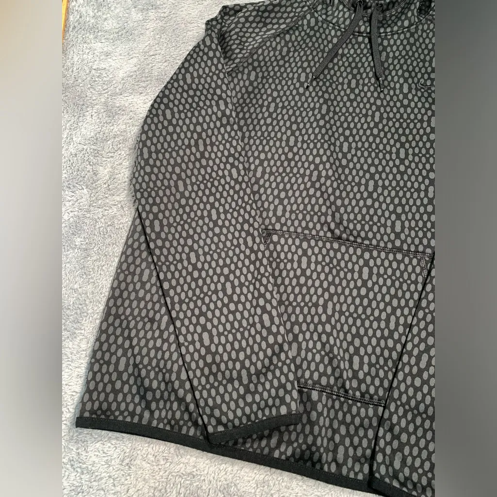 Nike thermafit Black Patterned Hoodie large - Image 2